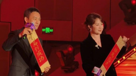 妈妈撅起臀让我c